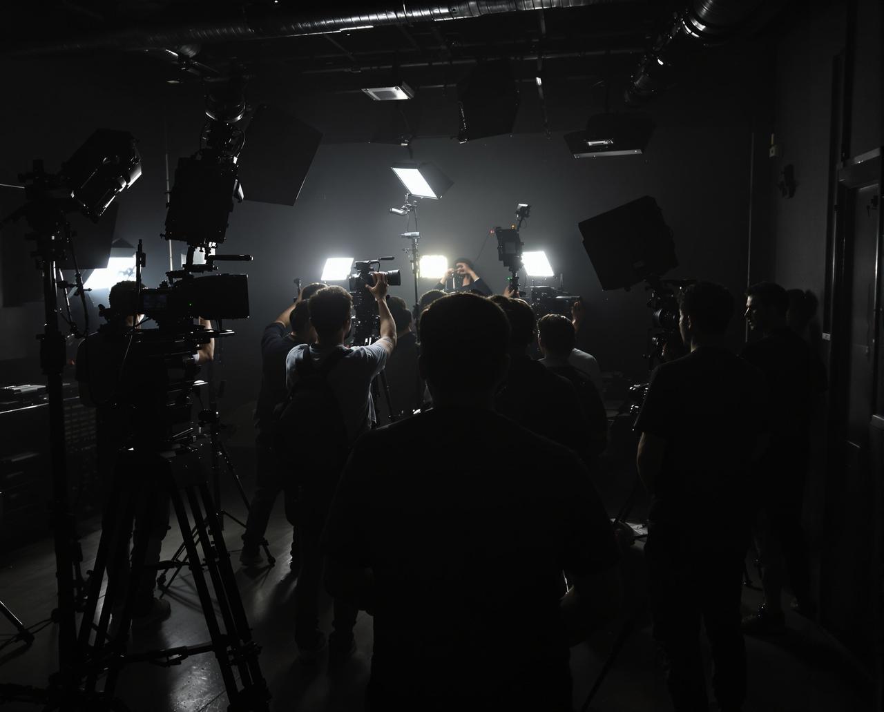 蘑菇视频制作团队